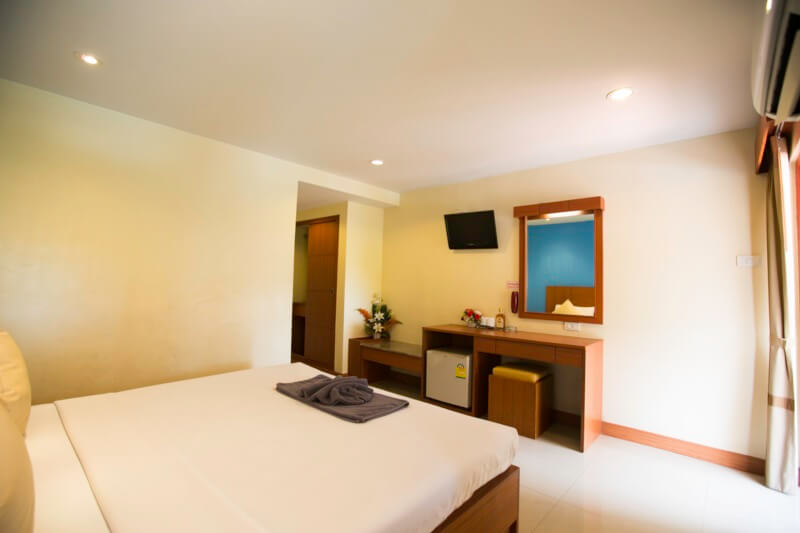 Twin Palms Resort Pattaya : Standard Double Bed