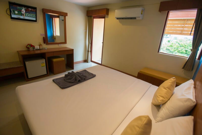 Twin Palms Resort Pattaya : Standard Double Bed